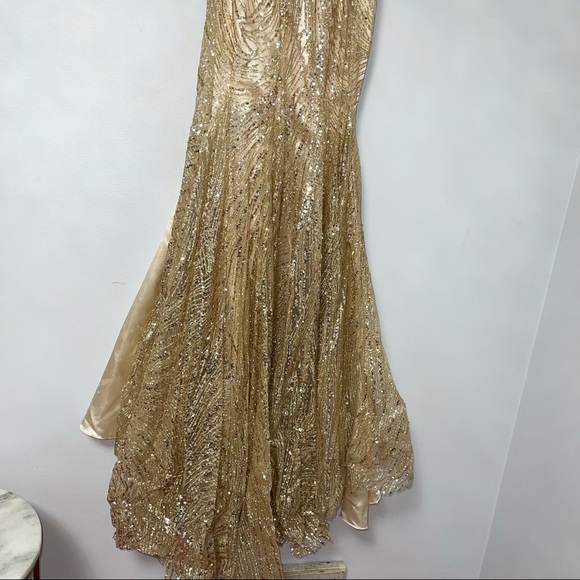 # Mac Duggal Light Gold Embellished Sequin Halter Neck Cross Back Gown - Picture 9 of 17
